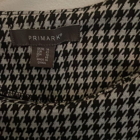 Patterned Dress - Picture 3 of 3